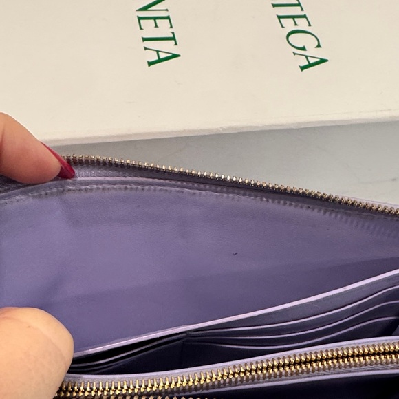 Bottega Veneta Lavender intrecciato Wallet - Picture 11 of 11